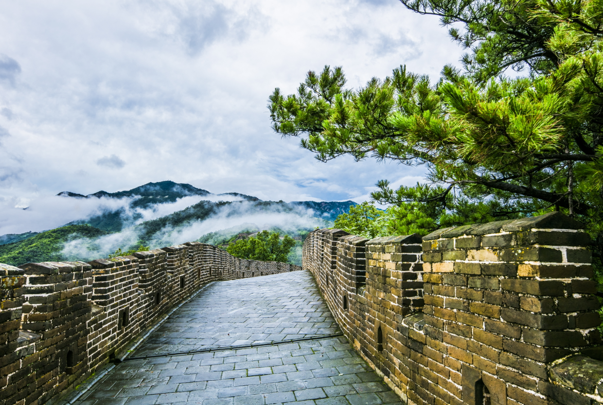Supporting Fortresses: Mutianyu Great Wall has bot