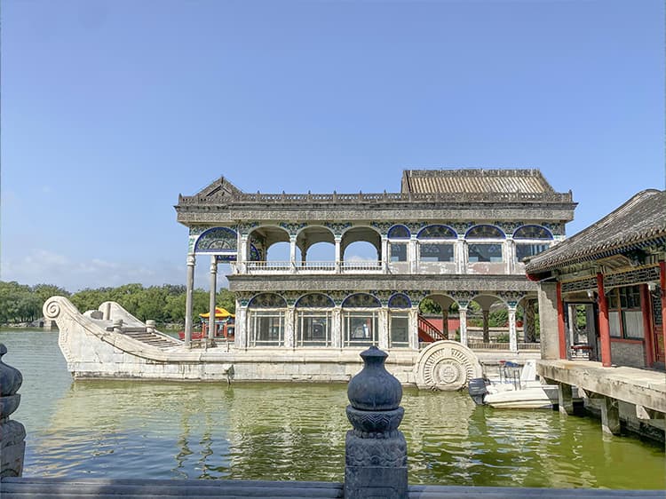  Clear and quiet boat  Originally known as Shifang